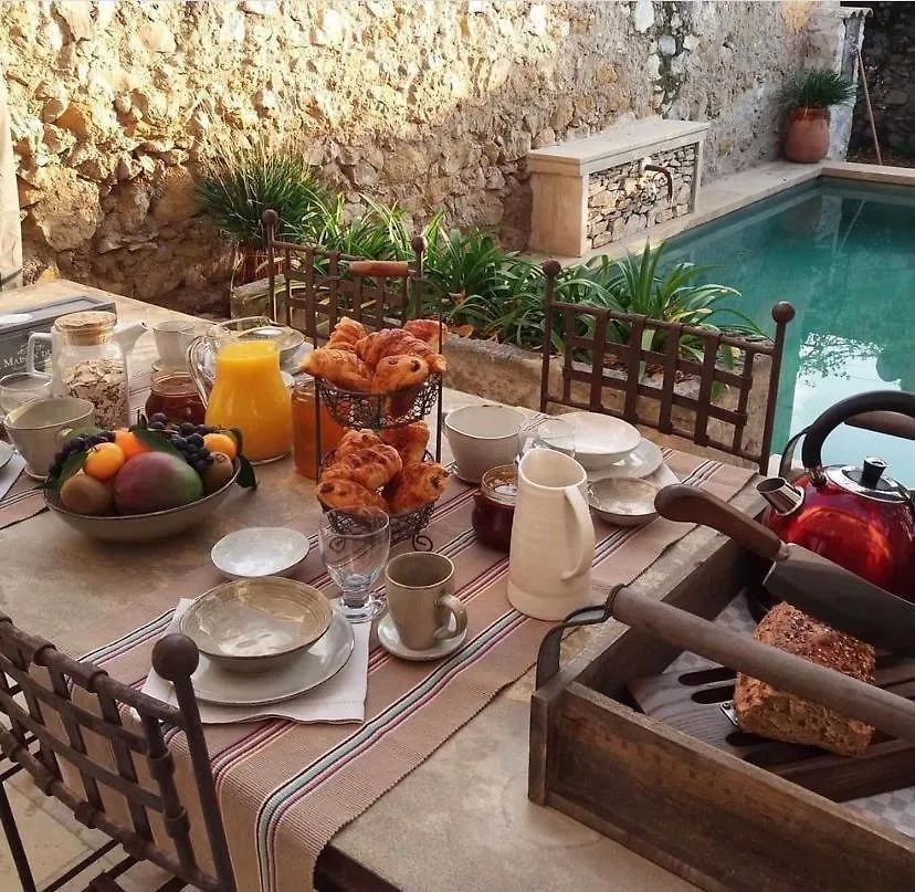 Les Terrasses De Boulbon B&B بيت ضيافة