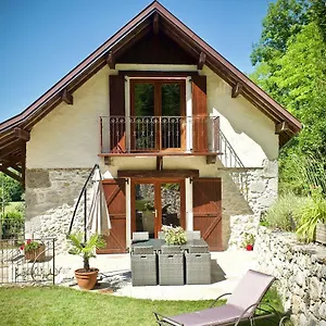 Des Lodges De La Cascade Maison d'hôtes Yenne